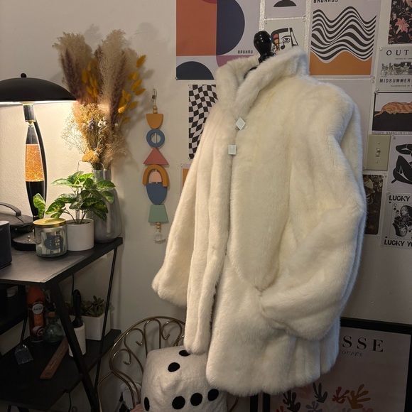 Vintage Grandella Sportowne Cream Faux Fur Coat Size 10 - Picture 2 of 11